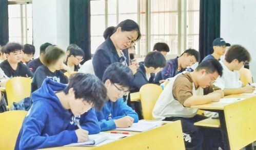 【师德师风】丁勇：深耕二十载 她让数学“活”起来了！