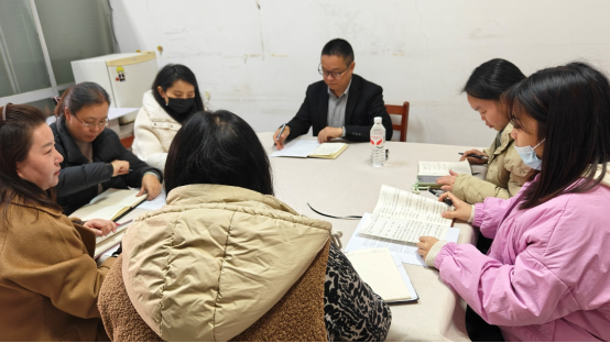 计算机与信息工程学院召开党总支理论学习中心组（扩大）会议