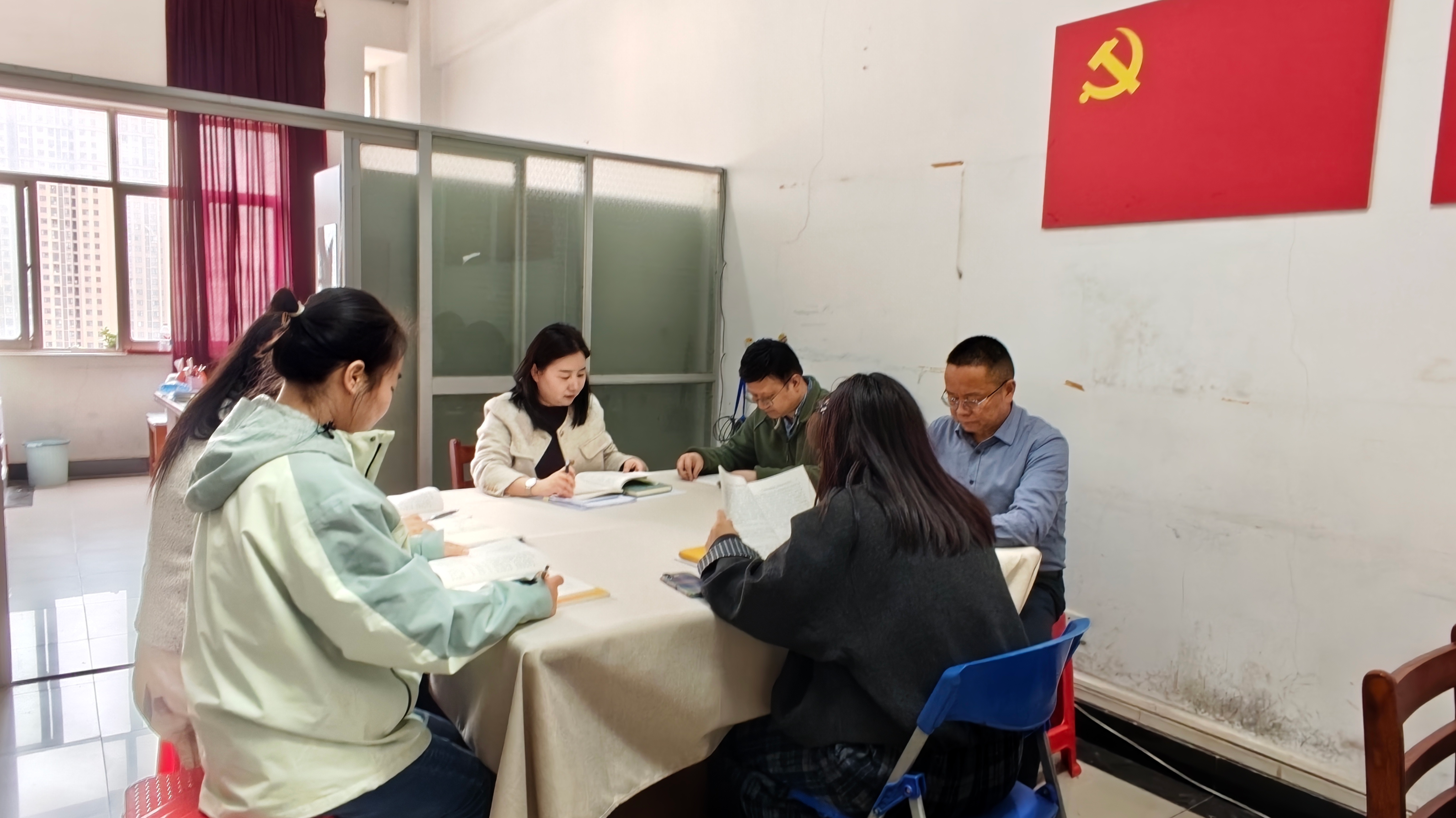 计算机与信息工程学院召开党总支理论学习中心组（扩大）会议